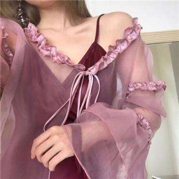 张一山女友被曝光是宋妍霏,网友晒出实锤图,两人光明正大秀同款?